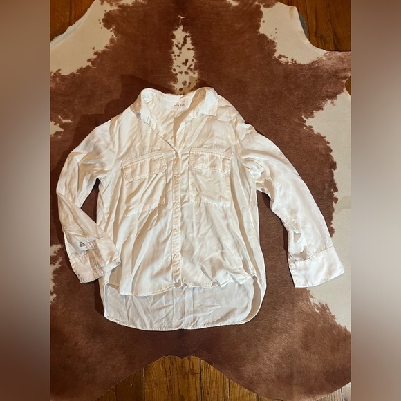 Bella Dahl button down women's shirt 
size large 
100% tensil 
No flaws - Picture 2 of 5